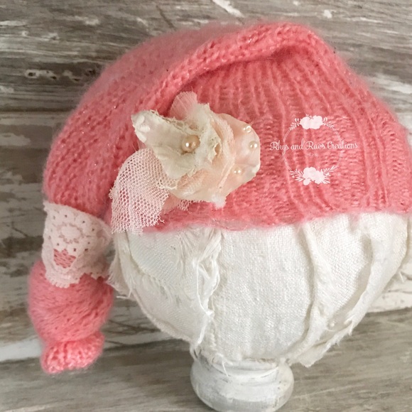 Newborn Sleepy Hat Photo Prop - Picture 4 of 5